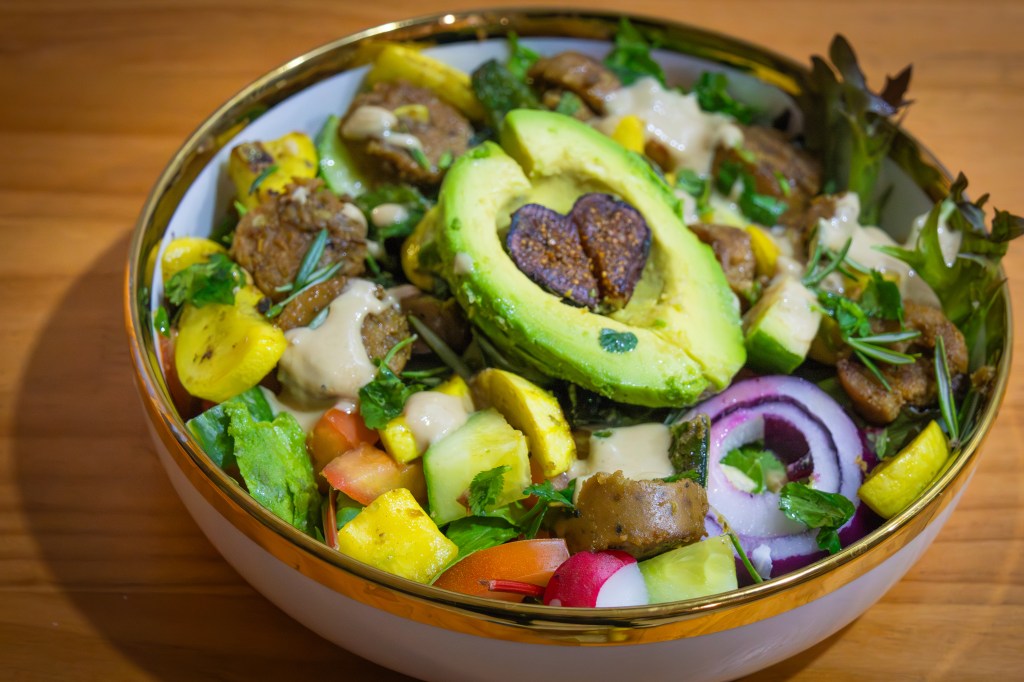 Idea 27. Fast, Protein-Rich, Sausage Salad (10 minutes-33 gr&nbsp;Protein).